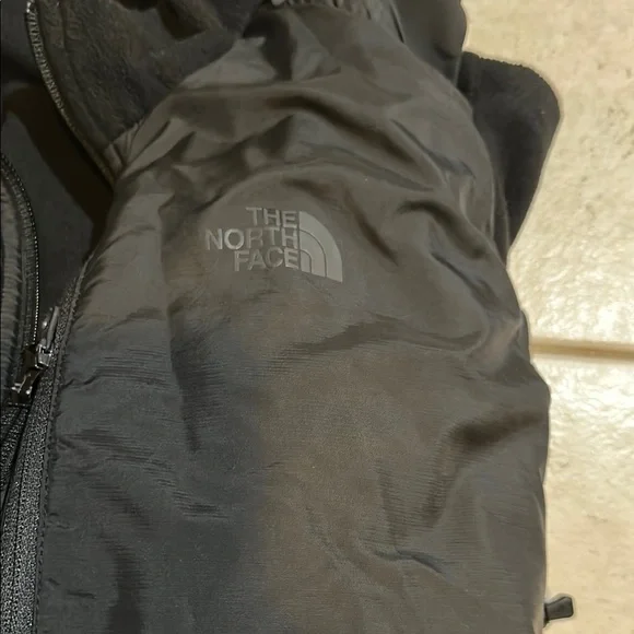 The North Face Black Performance Fleece Jacket - Picture 4 of 5